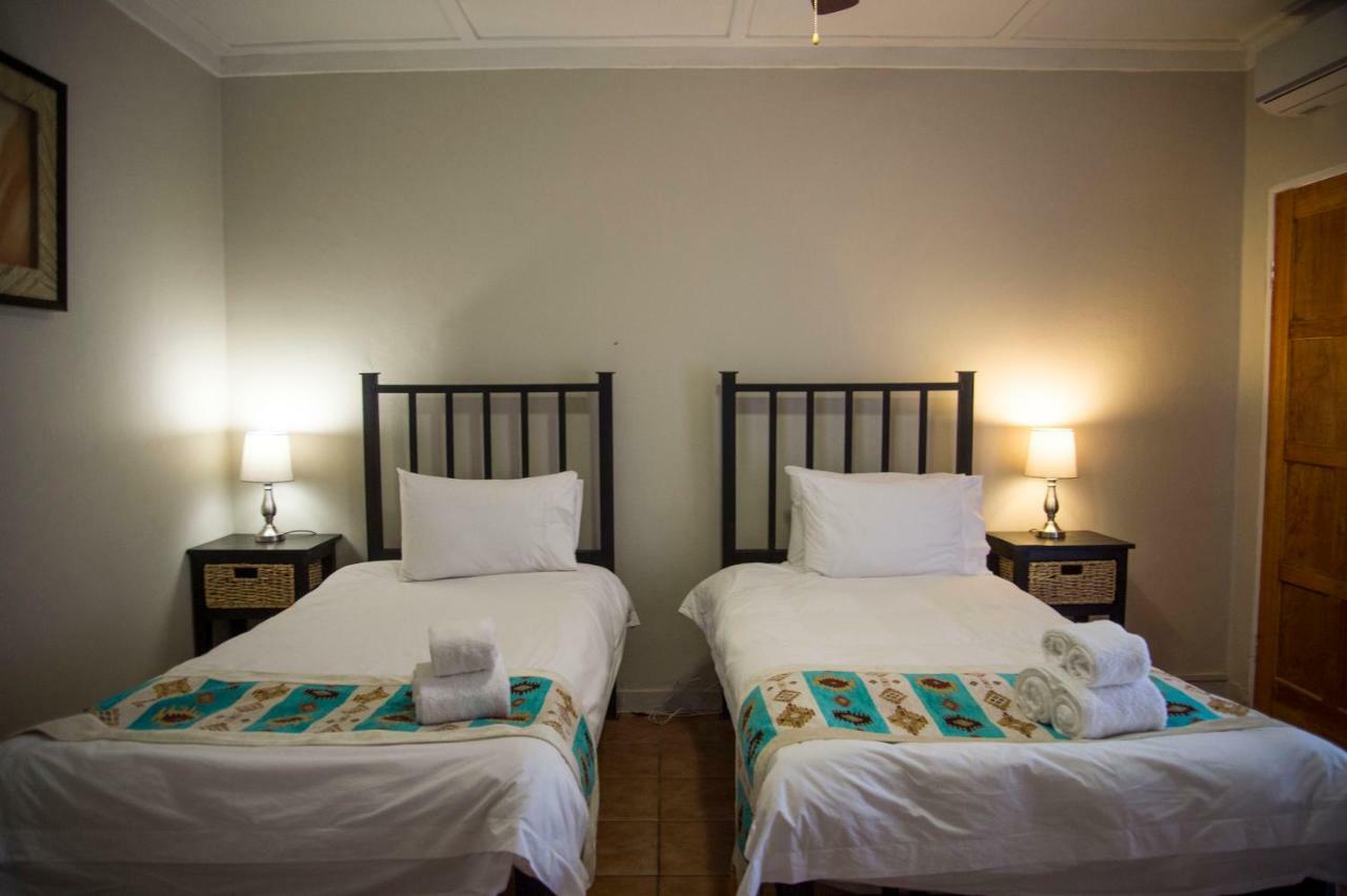 Tsumeb Backpackers & Safari Hostel Exterior foto